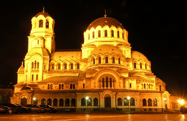 Sofia by night with folklore show